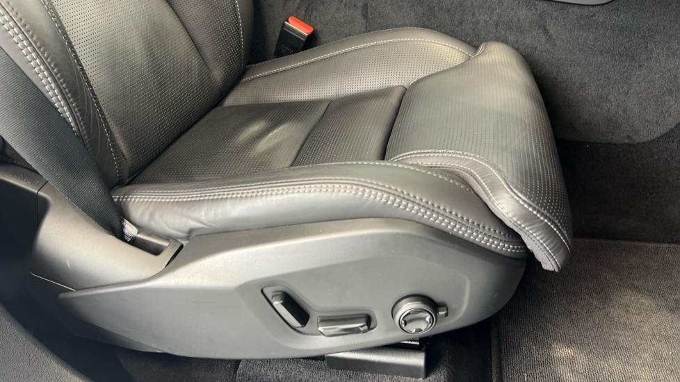 Used Volvo XC60 2025 for sale - 76842025: Photo 30