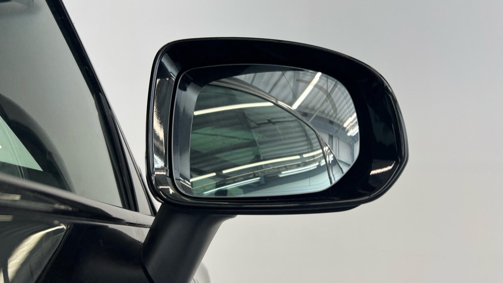 Used Volvo XC60 2025 for sale - 76842025: Photo 32