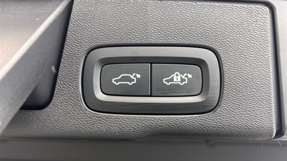 Used Volvo XC60 2025 for sale - 76842025: Photo 35