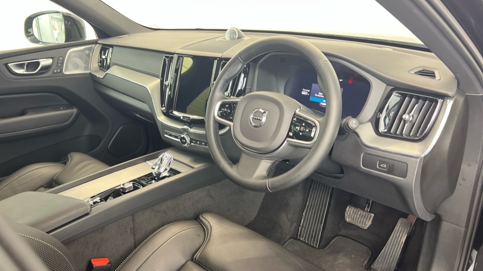 Used Volvo XC60 2025 for sale - 76842025: Photo 4
