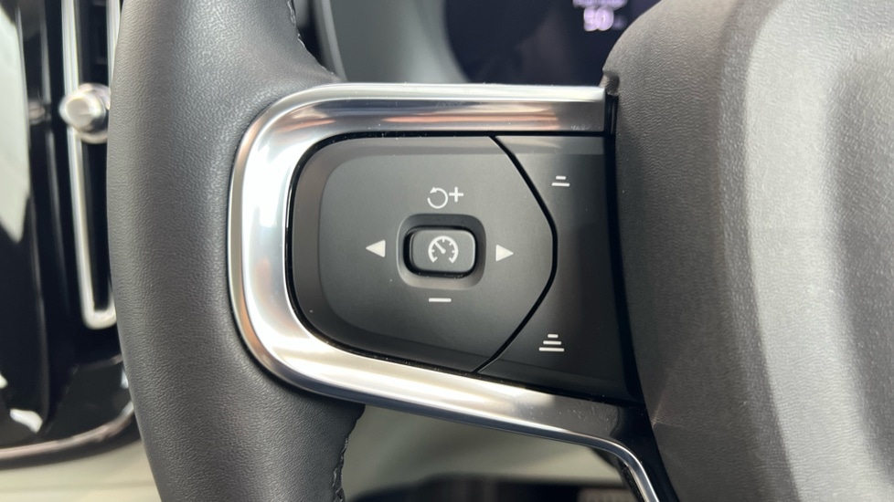 Used Volvo XC40 2022 for sale - 76420309: Photo 21