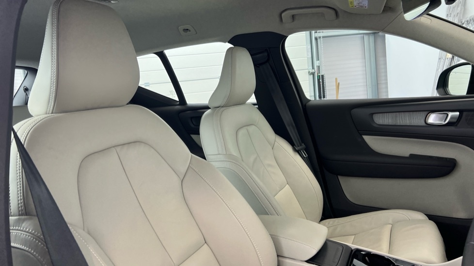 Used Volvo XC40 2022 for sale - 76420309: Photo 31