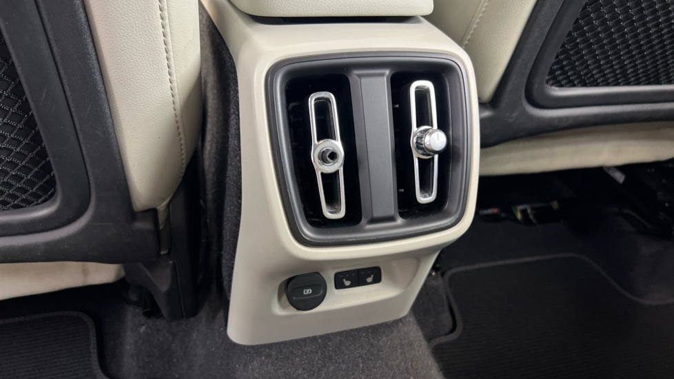 Used Volvo XC40 2022 for sale - 76420309: Photo 34