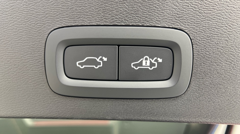 Used Volvo XC40 2022 for sale - 76420309: Photo 35