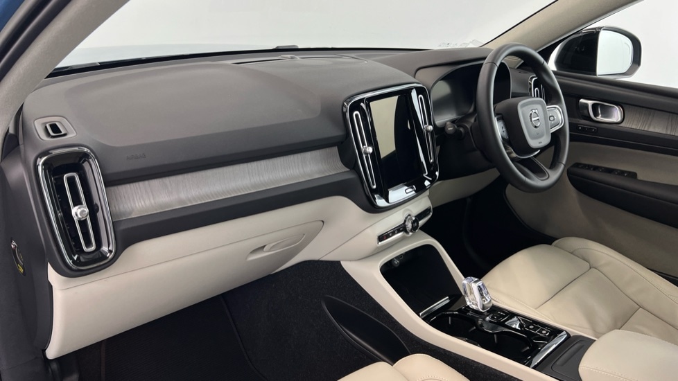 Used Volvo XC40 2022 for sale - 76420309: Photo 36