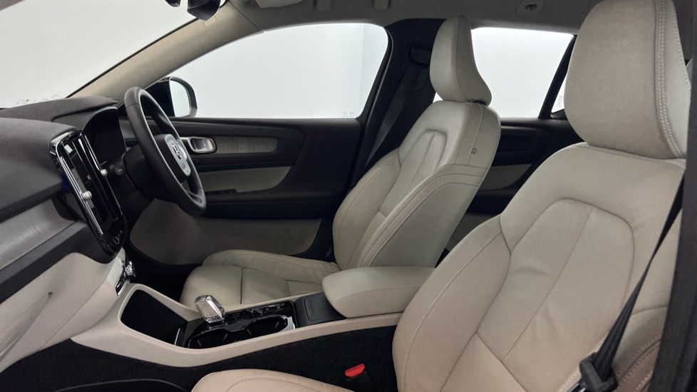 Used Volvo XC40 2022 for sale - 76420309: Photo 37