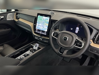 Used Volvo XC60 2025 for sale - 76372835: Photo