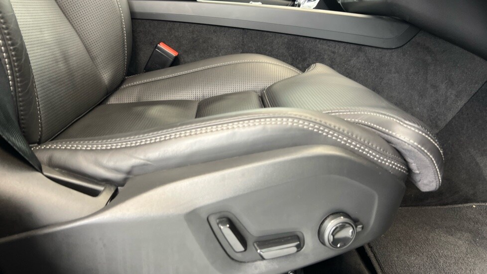 Used Volvo XC60 2025 for sale - 76533919: Photo 30