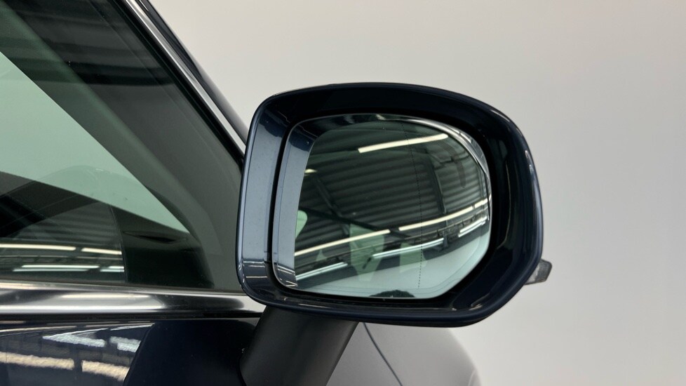 Used Volvo XC60 2025 for sale - 76533919: Photo 32