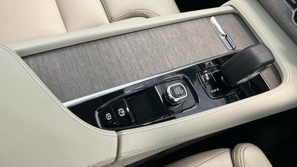 Used Volvo XC90 2022 for sale - 76018231: Photo 25