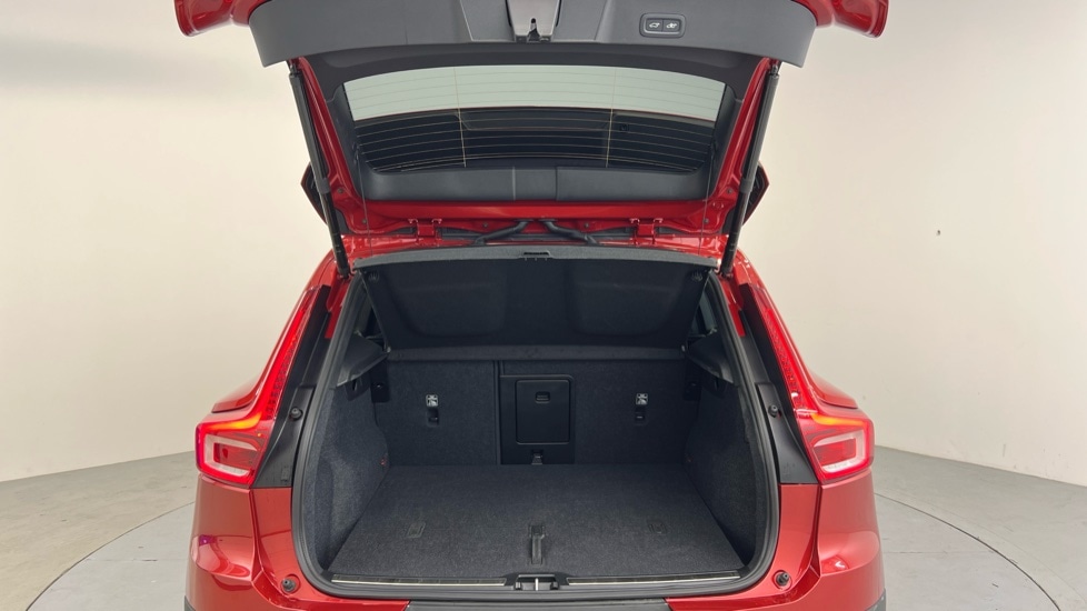 Used Volvo XC40 2025 for sale - 76458817: Photo 13