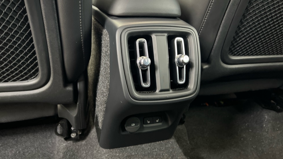 Used Volvo XC40 2025 for sale - 76458817: Photo 15