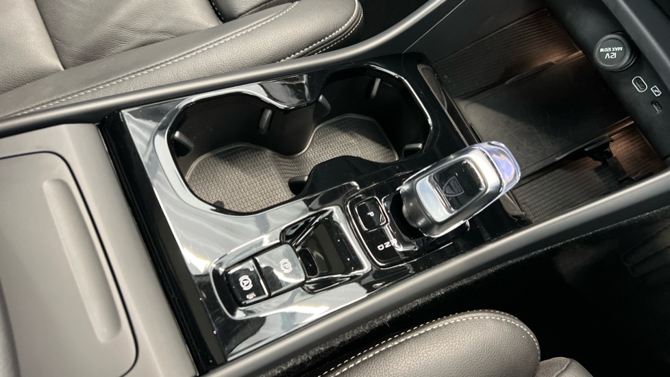 Used Volvo XC40 2025 for sale - 76458817: Photo 25