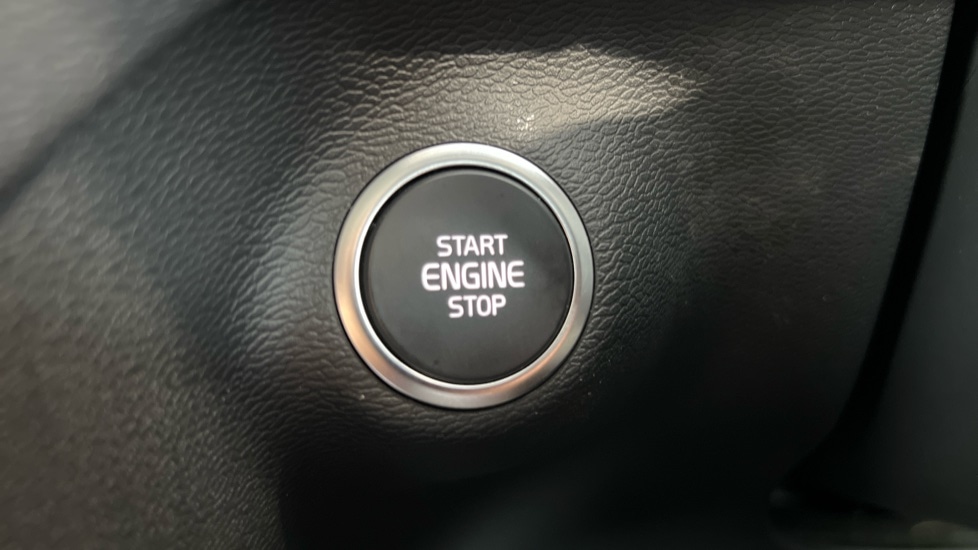 Used Volvo XC40 2025 for sale - 76458817: Photo 27