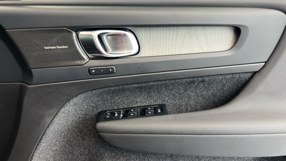 Used Volvo XC40 2025 for sale - 76458817: Photo 29