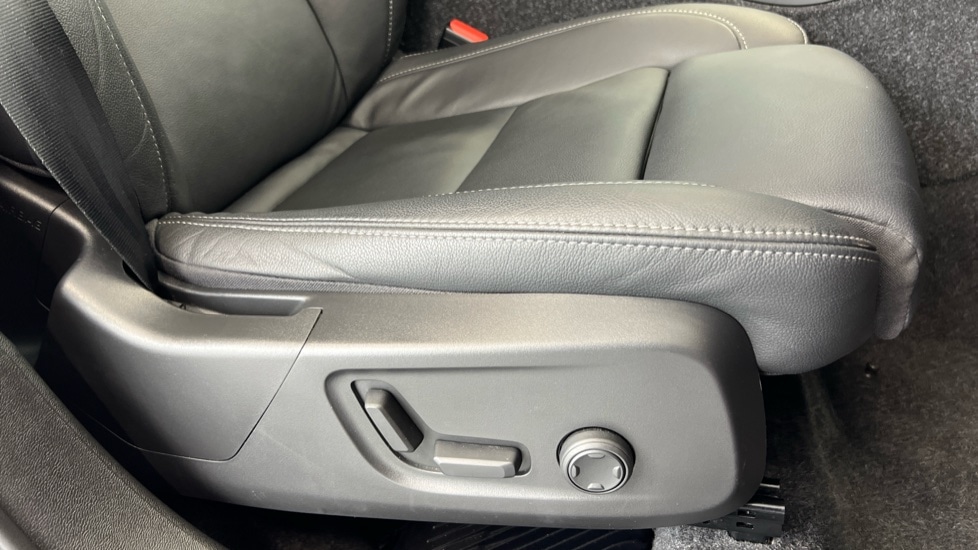 Used Volvo XC40 2025 for sale - 76458817: Photo 30