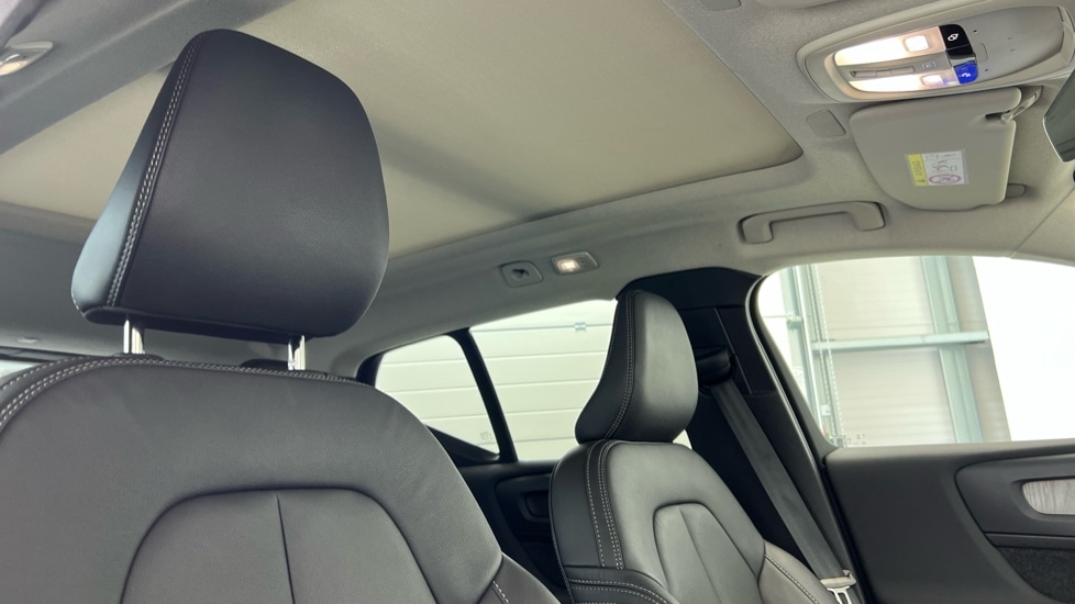 Used Volvo XC40 2025 for sale - 76458817: Photo 31