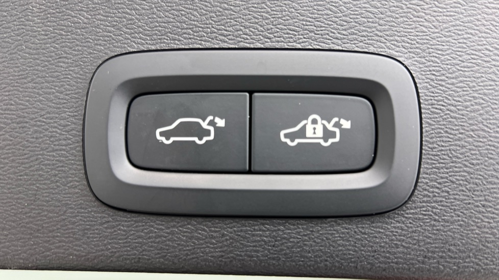 Used Volvo XC40 2025 for sale - 76458817: Photo 35