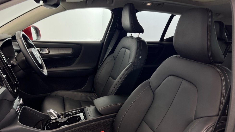 Used Volvo XC40 2025 for sale - 76458817: Photo 37