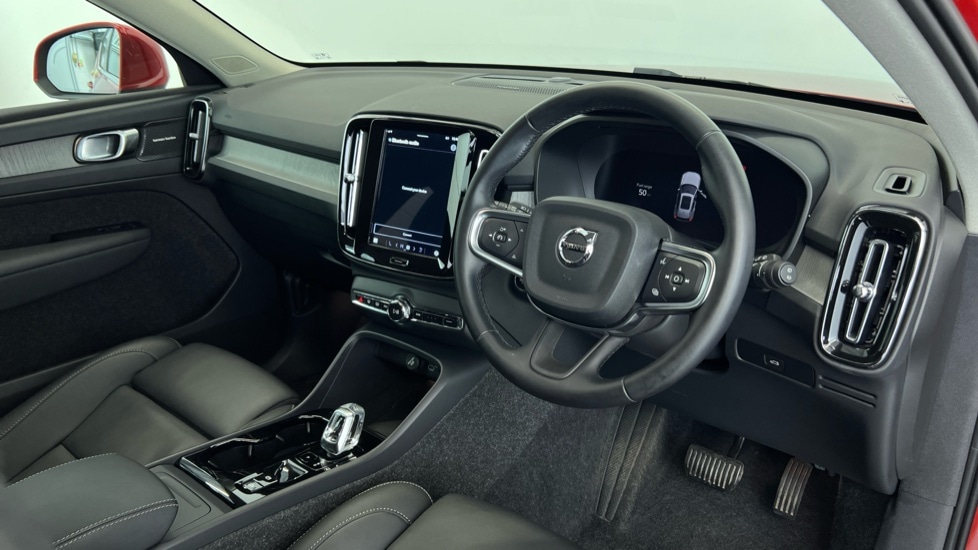 Used Volvo XC40 2025 for sale - 76458817: Photo 4