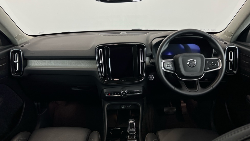 Used Volvo XC40 2025 for sale - 76458817: Photo 5