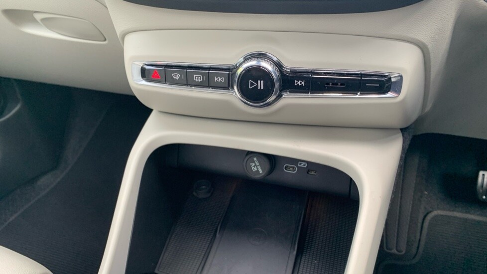 Used Volvo XC40 2024 for sale - 77818920: Photo 38