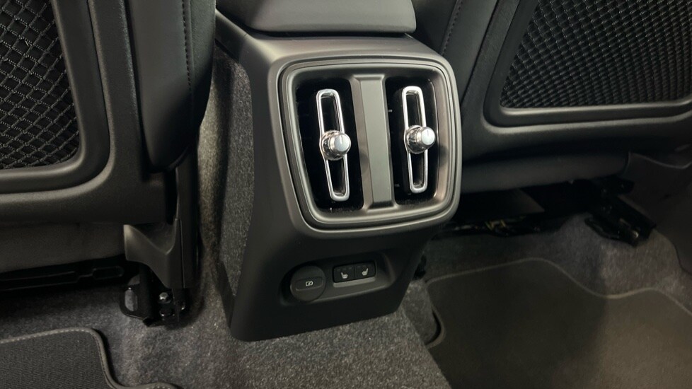 Used Volvo XC40 2025 for sale - 76208806: Photo 15