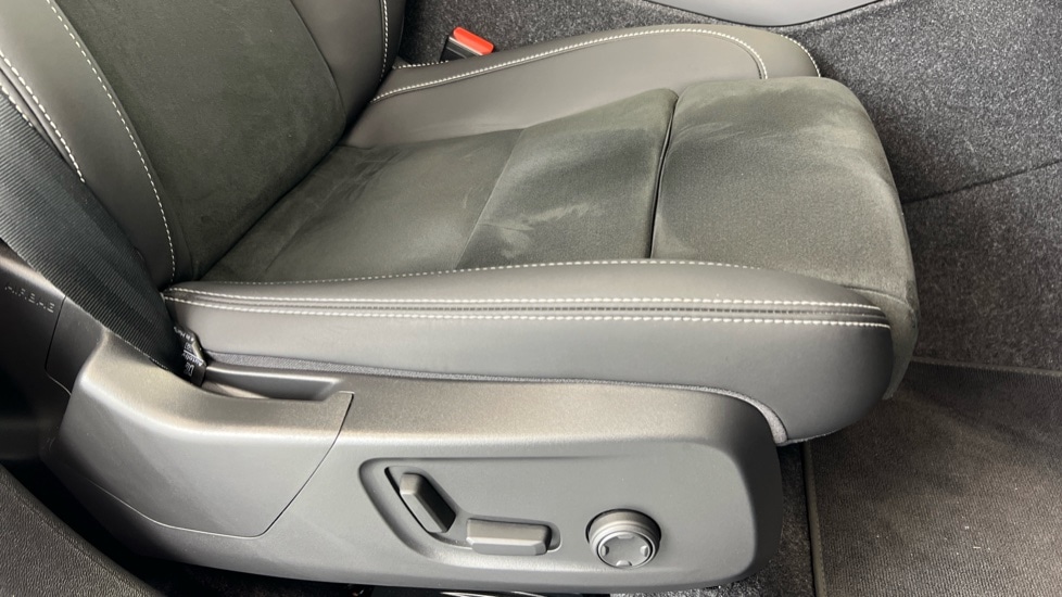 Used Volvo XC40 2025 for sale - 76208806: Photo 30