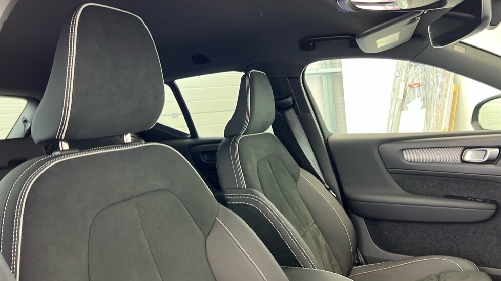 Used Volvo XC40 2025 for sale - 76208806: Photo 31