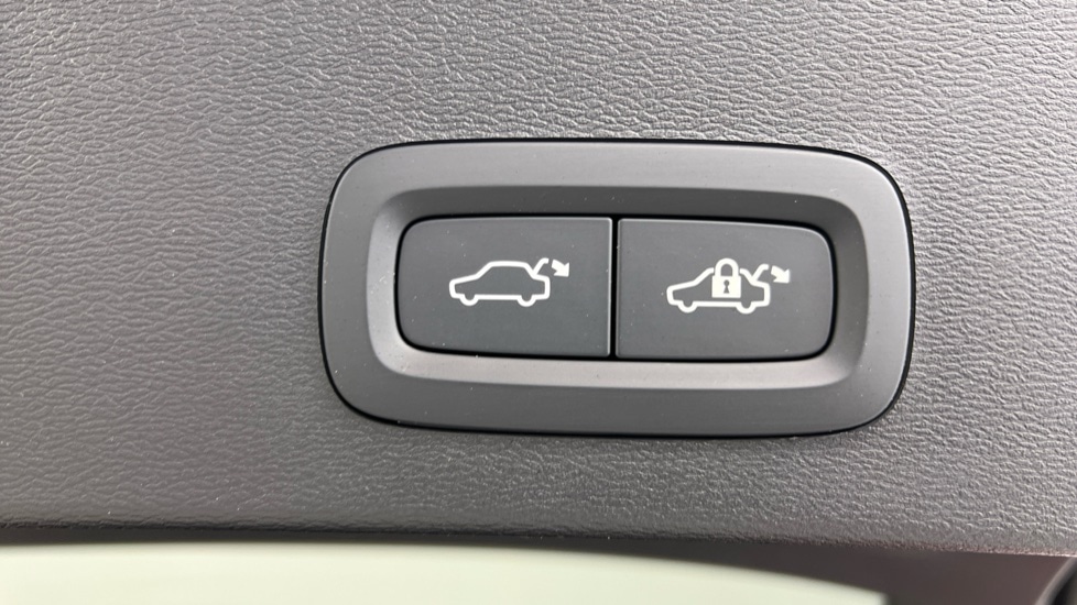 Used Volvo XC40 2025 for sale - 76208806: Photo 35