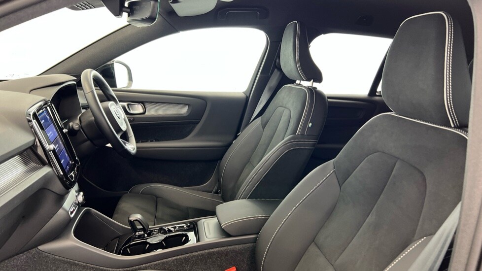Used Volvo XC40 2025 for sale - 76208806: Photo 37