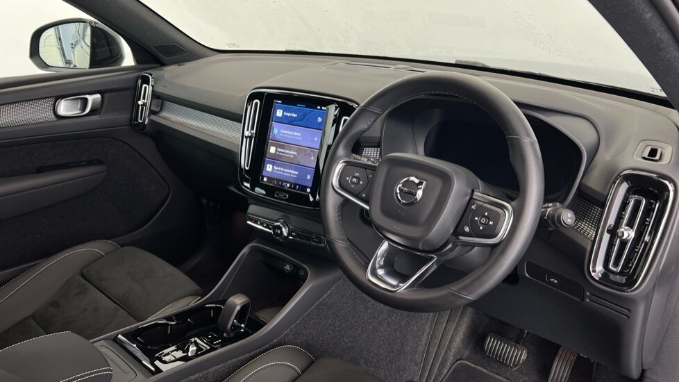 Used Volvo XC40 2025 for sale - 76208806: Photo 4