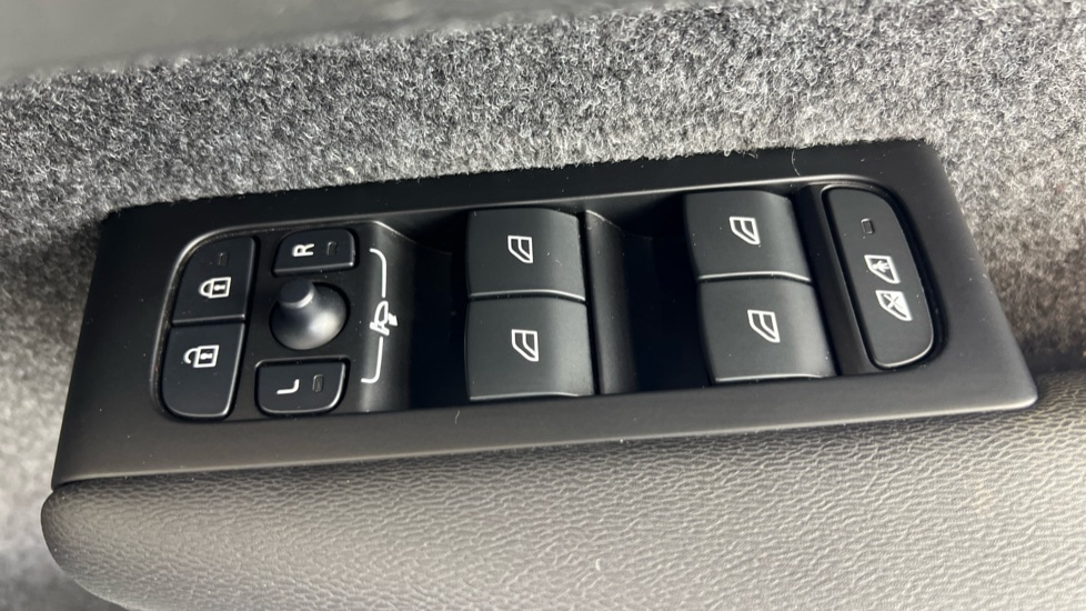 Used Volvo C40 2022 for sale - 76442116: Photo 24