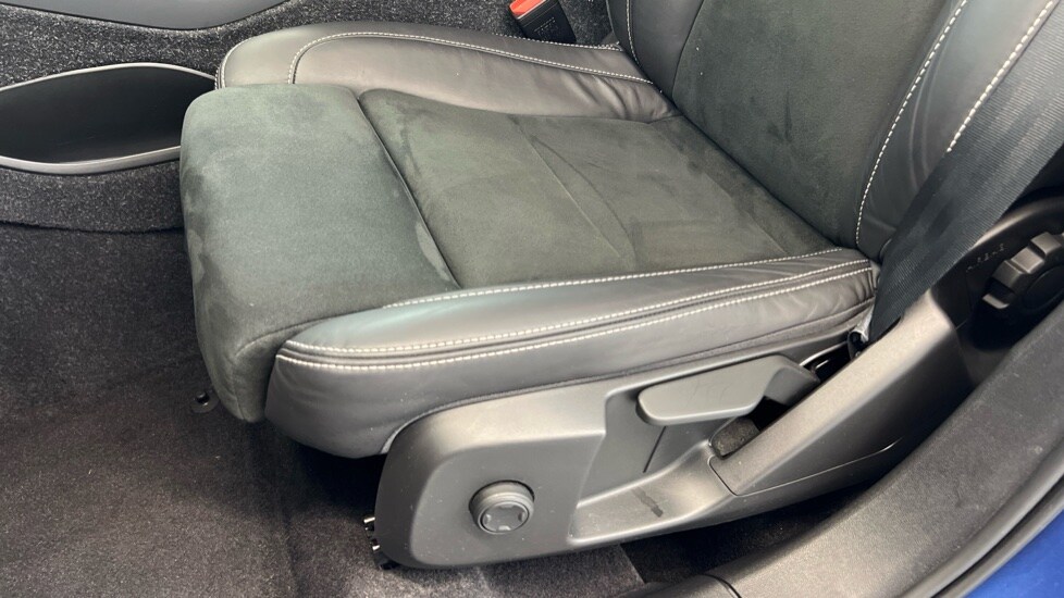 Used Volvo XC40 2021 for sale - 76096092: Photo 30