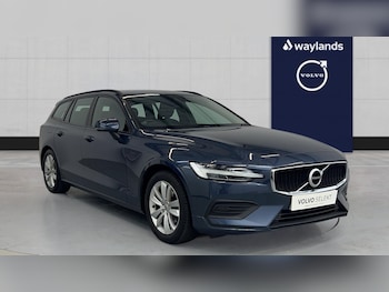 2019 - D3 Momentum Manual (Power Tailgate, Rear Sensors) 5-Door