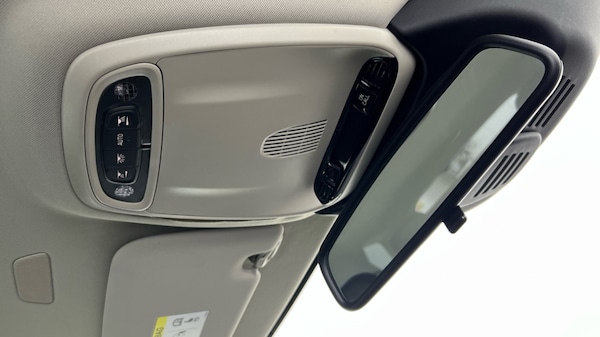 Used Volvo V60 2019 for sale - 76176353: Photo 28
