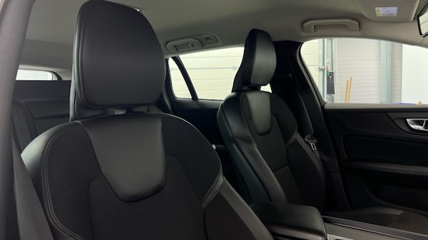 Used Volvo V60 2019 for sale - 76176353: Photo 31