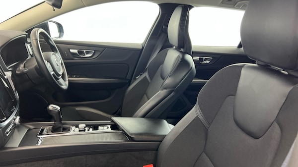 Used Volvo V60 2019 for sale - 76176353: Photo 37