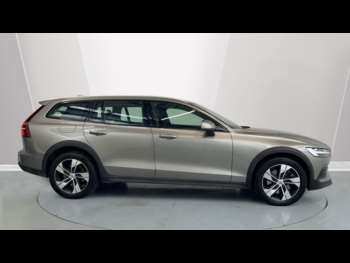 Used Volvo V60 2021 for sale - 74785080: Photo