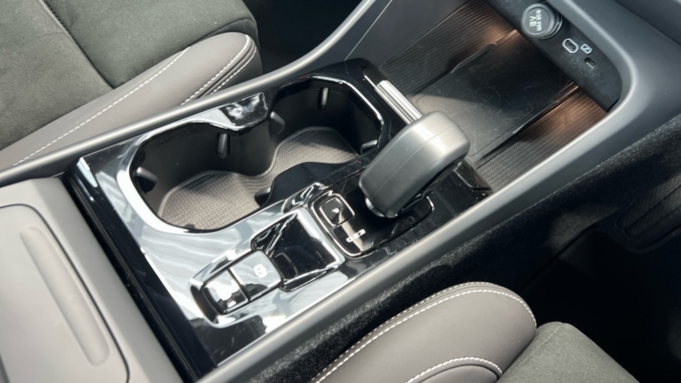 Used Volvo XC40 2024 for sale - 76738135: Photo 25