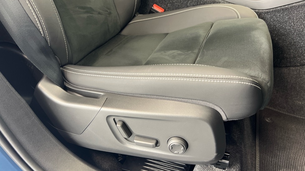 Used Volvo XC40 2024 for sale - 76738135: Photo 30