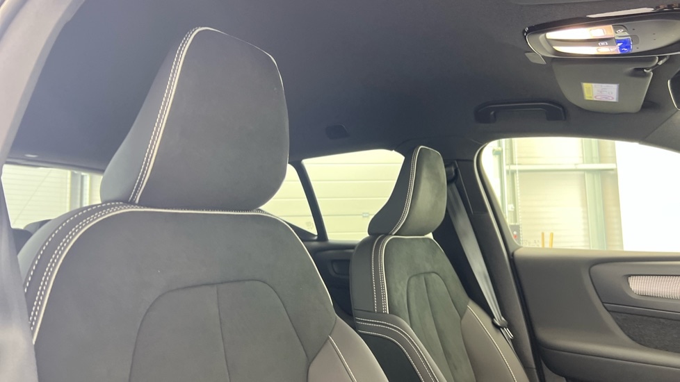 Used Volvo XC40 2024 for sale - 76738135: Photo 31