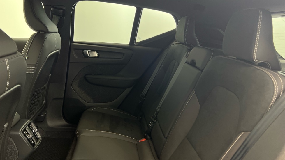 Used Volvo XC40 2024 for sale - 76738135: Photo 33