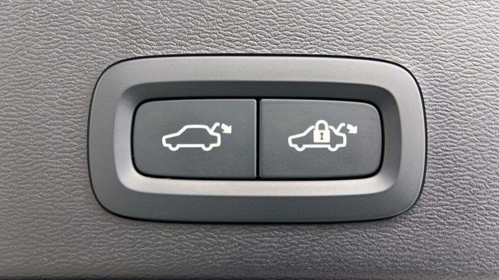 Used Volvo XC40 2024 for sale - 76738135: Photo 35