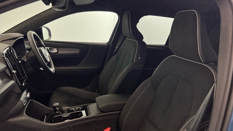 Used Volvo XC40 2024 for sale - 76738135: Photo 37