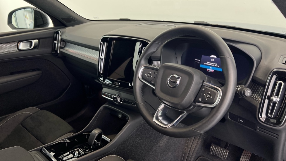 Used Volvo XC40 2024 for sale - 76738135: Photo 4