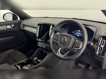 Used Volvo XC40 2024 for sale - 76738135: Photo