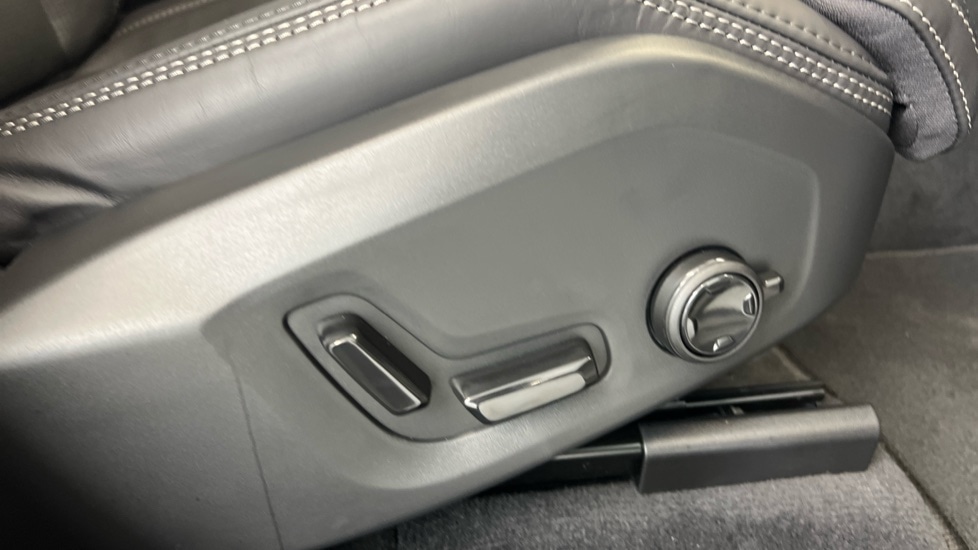 Used Volvo XC60 2026 for sale - 77799854: Photo 30