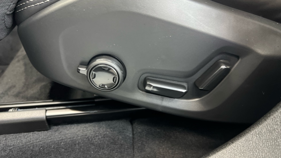 Used Volvo XC60 2026 for sale - 77799854: Photo 40