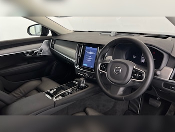 Used Volvo V90 2025 for sale - 77321408: Photo